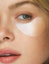 TheCleanMethod-BarbaraSturm-Everything-Eye-Patch-Application